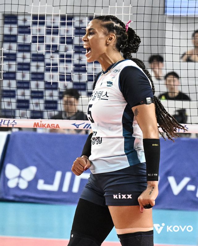 GS칼텍스 실바가&nbsp;1일 김천체육관서 열린 도로공사와 챔프전 1차전 원정경기 도중 득점한 뒤 포효하고 있다. 사진제공│KOVO