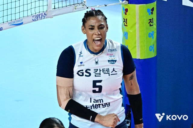 GS칼텍스 실바가&nbsp;1일 김천체육관서 열린 도로공사와 챔프전 1차전 원정경기 도중 득점한 뒤 포효하고 있다. 사진제공│KOVO