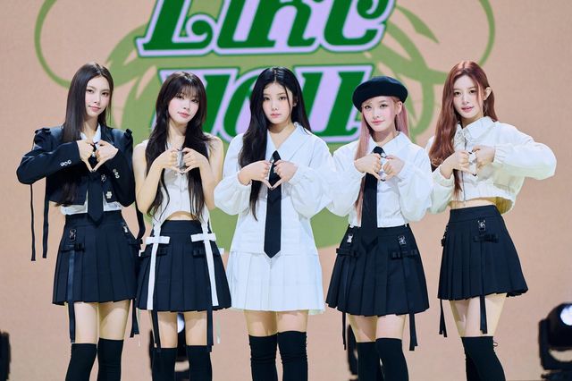 ‘감다살’ 아일릿이 30일 내놓는 미니 4집에 괄사 형태에서 영감받은 ‘괄사 세라믹 오브제’ 머치반을 포함시켜 화제를 모으고 있다. 사진제공|빌리프랩