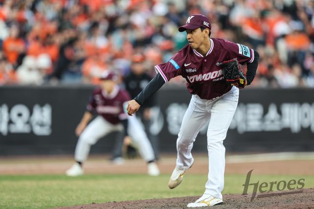 설종진 키움 감독은 1일 인천 SSG전에 앞서 “김재웅, 김성진, 가나쿠보 유토(사진)를 돌아가며 마무리투수로 기용할 예정”이라고 밝혔다. 사진제공｜키움 히어로즈