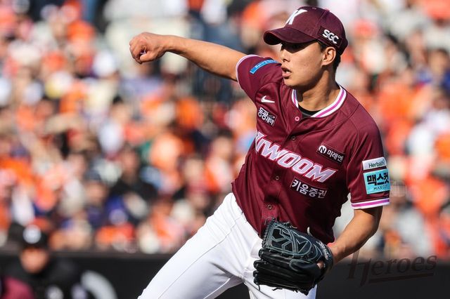 설종진 키움 감독은 1일 인천 SSG전에 앞서 “김재웅, 김성진(사진), 가나쿠보 유토를 돌아가며 마무리투수로 기용할 예정”이라고 밝혔다. 사진제공｜키움 히어로즈