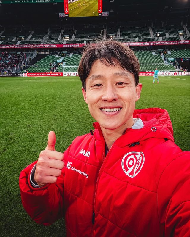 최근&nbsp;왼쪽 엄지발가락 부상을 당한 마인츠&nbsp;이재성이 수술 없이 자연치료로도 회복이 가능한 것으로 알려졌다. 사진출처｜마인츠05 페이스북