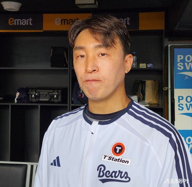 두산 손아섭이 14일 인천 SSG전을 앞두고 트레이드 이적한 소감을 밝히고 있다. 인천=박정현 기자