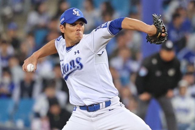 삼성 마무리투수 김재윤이 11일 대구삼성라이온즈파크서 열린 NC전에 등판해 힘차게 공을 던지는 모습. 김재윤을 필두로 한 삼성 불펜진은 시즌 초반 순항을 거듭하며 팀 상승세에 큰 힘을 보태고 있다. 사진제공｜삼성 라이온즈