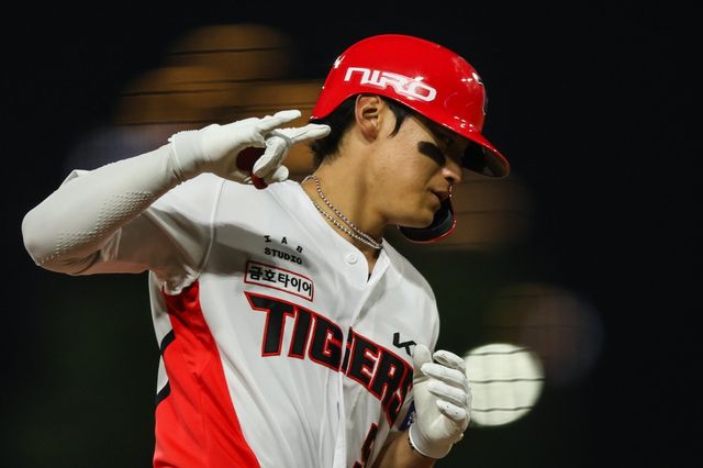 KIA 김도영이 올 시즌 4번타자를 책임지며 팀의 타선 고민을 지우고 있다. 사진제공｜KIA 타이거즈