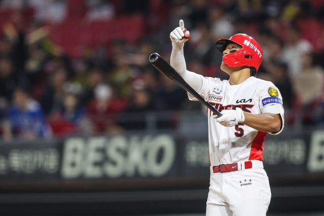 KIA 김도영이 올 시즌 4번타자를 책임지며 팀의 타선 고민을 지우고 있다. 사진제공｜KIA 타이거즈