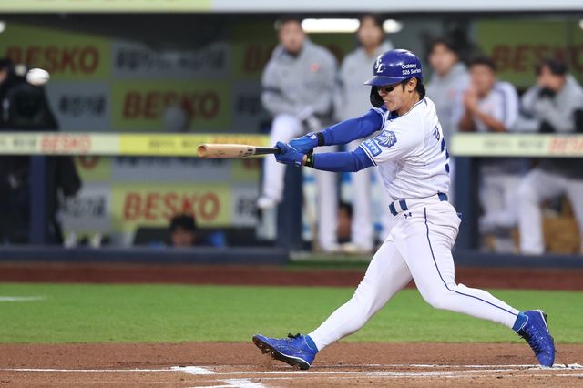 삼성 김성윤은 지난 시즌을 기점으로 타격에 눈을 떴다는 평가를 받는다. 올 시즌 첫 4경기서도 타율 0.471의 맹타를 휘둘렀다. 사진제공ㅣ삼성 라이온즈