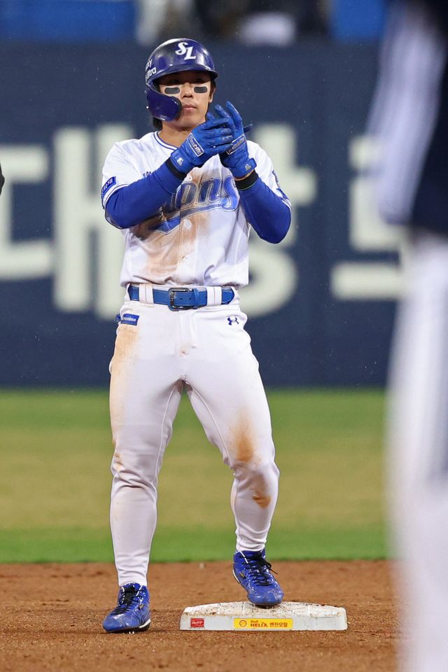 삼성 김성윤은 지난 시즌을 기점으로 타격에 눈을 떴다는 평가를 받는다. 올 시즌 첫 4경기서도 타율 0.471의 맹타를 휘둘렀다. 사진제공ㅣ삼성 라이온즈