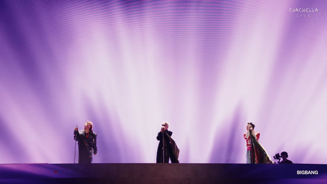 빅뱅이 한국시간 20일 미국 인디오에서 ‘코첼라’ 2주차 공연을 열었다. 현지 시간 오후 10시 30분 ‘황금 시간대’를 책임졌고 현장에는 지드래곤과 태양, 대성을 지켜보려는 이들로 ‘인산인해’를 이뤘다. 사진 캡처 | 코첼라
