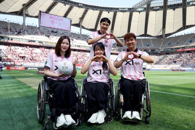 프로-스펙스 ‘2026&nbsp;패럴림피언과 함께하는 장애인스포츠 페스티벌’ 사진&nbsp;(윗줄 –이제혁 선수,&nbsp;아래줄 왼쪽부터 차례대로 – 백혜진,&nbsp;김윤지,&nbsp;이용석 선수, FC서울 제공)