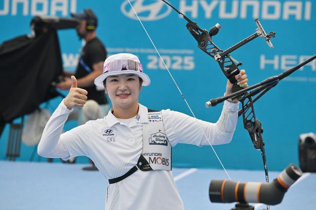 홍승진 양궁국가대표팀 총감독은 아이치·나고야아시안게임서 베테랑 강채영(사진)이 국제대회 경험이 없는 오예진과 이윤지를 잘 이끌면 리커브 전관왕이 가능할 것이라고 기대한다. 뉴시스