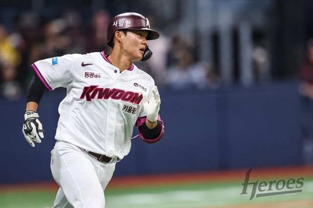 키움 박찬혁은 21일 고척 NC전서 주루 도중 왼쪽 발목을 접질려 중도 교체됐다. 사진제공｜키움 히어로즈