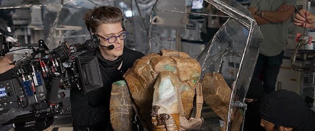 영화 ‘프로젝트 헤일메리’에서 로키를 연기한 인형사 제임스 오티즈. 사진제공｜소니픽처스