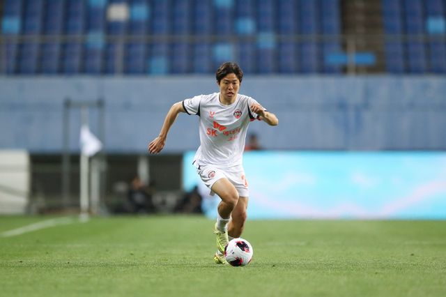 제주 권창훈이 22일&nbsp;대전하나와 원정경기 도중 드리블하고 있다. 사진제공｜한국프로축구연맹