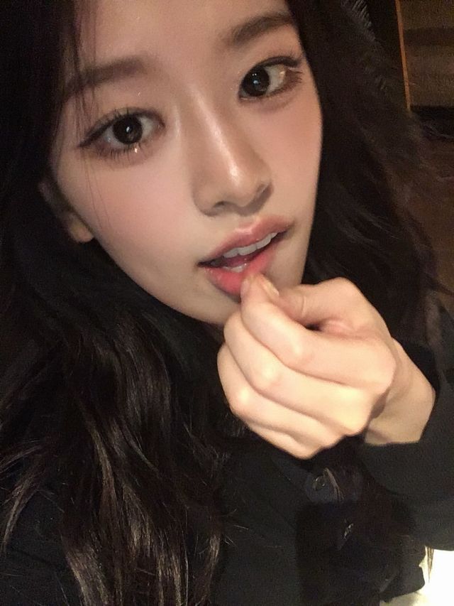 사진=안유진 인스타그램