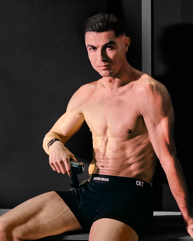 크리스티아누 호날두는 엄격한 식단관리로 놀라운 몸을 유지하고 있다. 사진출처｜호날두 페이스북