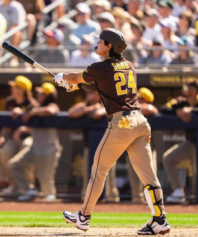 샌디에이고 송성문은 26일(한국시간) 개인 처음으로 빅리그 로스터에 합류했다. 사진출처｜샌디에이고 공식 SNS