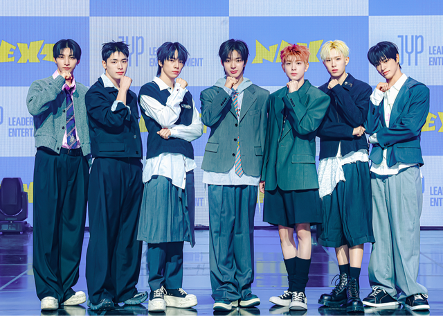 왼쪽부터_유우, 하루, 소 건, 토모야, 유키, 휴이, 세이타 사진제공 | JYP 엔터테인먼트