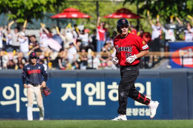 KIA 오선우(사진)은 해럴드 카스트로가 부상 이탈한 사이 주전으로 도약하려고 한다. 사진제공｜KIA 타이거즈