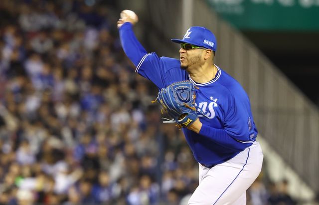 삼성 아리엘 후라도가 28일 잠실 두산전에 선발등판해 힘차게 투구하고 있다. 잠실｜뉴시스