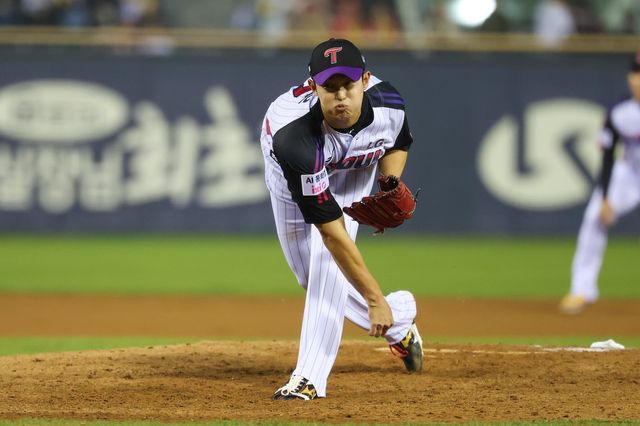 LG 김영우는 흔들리는 투구 밸런스를 잡으며 호투를 이어가고 있다. 사진제공｜LG 트윈스