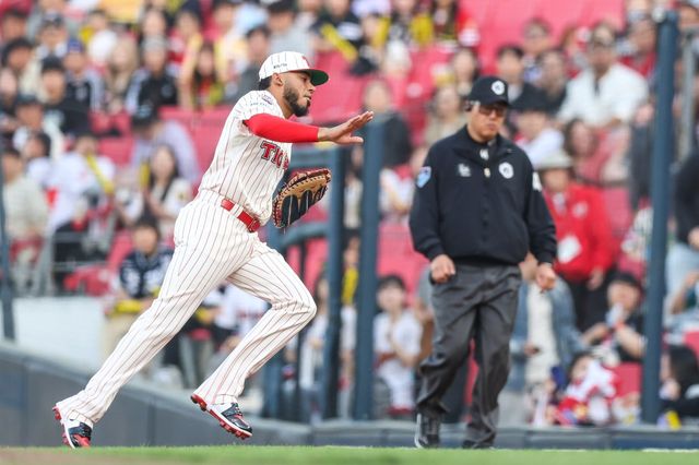 KIA가 왼쪽 햄스트링 부분 손상으로 6주 이탈한 해럴드 카스트로의 대체 외국인 타자를 찾는다. 사진제공｜KIA 타이거즈
