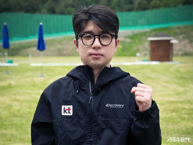 KT 박하준이 29일 창원국제사격장서 제1회 농협은행배 전국사격대회를 앞두고 결의를 다지고 있다. 사진제공｜kt sports