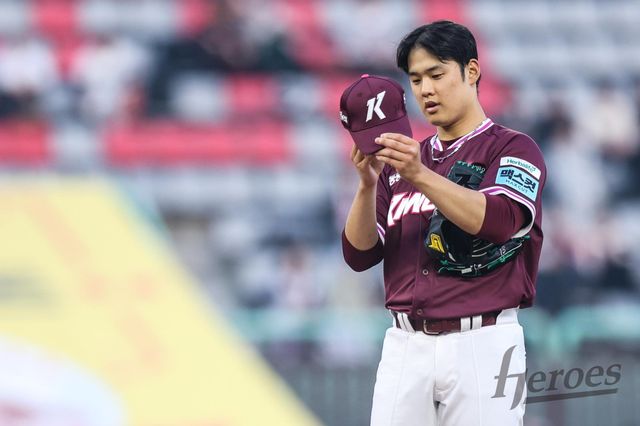 키움 정현우는 5일 고척 LG전을 앞두고 왼쪽 팔꿈치에 불편함을 호소하며 1군 엔트리서 제외됐다. 사진제공｜키움 히어로즈