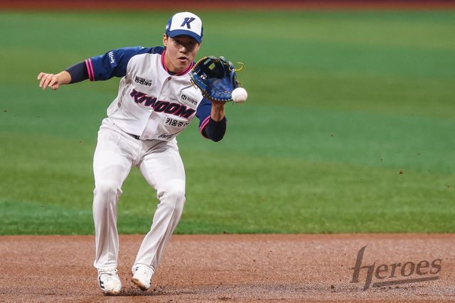 키움 박한결은 올해 입단하자마자 주전 2루수를 꿰찼다. 안정된 수비력을 인정받은 덕분이다. 사진제공ㅣ키움 히어로즈
