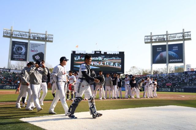 두산이 올 시즌 초반의 심각한 타격 부진을 딛고 일어설 수 있을지 주목된다. 사진제공ㅣ두산 베어스