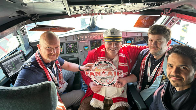 바이에른 뮌헨 팬클럽 레드불스 타우벤하흐의 팬 180명은&nbsp;전세기를 동원해 8일(한국시간) 스페인 마드리드의 산티아고 베르나베우서 열린 레알 마드리드전을 관람하러 갔다. 사진출처│스포르트1 홈페이지