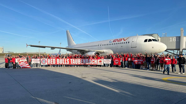 바이에른 뮌헨 팬클럽 레드불스 타우벤하흐의 팬 180명은 전세기를 동원해 8일(한국시간) 스페인 마드리드의 산티아고 베르나베우서 열린 레알 마드리드전을 관람하러 갔다. 사진출처│스포르트1 홈페이지