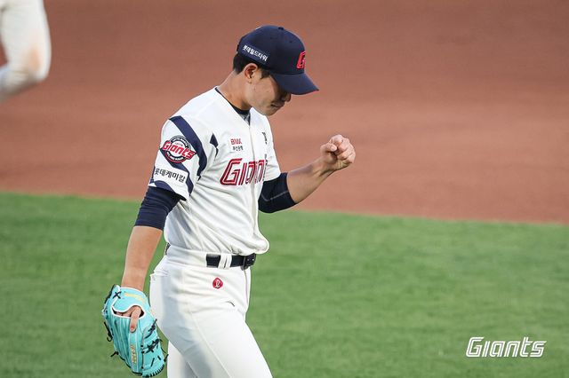 롯데 김진욱은 올 시즌 위력적인 투구로 팀의 에이스로 자리매김했다. 사진제공｜롯데 자이언츠