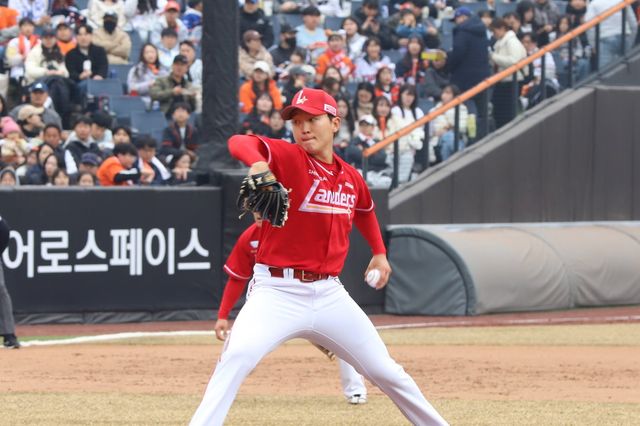 올 시즌 다승 공동 1위는&nbsp;키움 배동현, SSG 김건우(사진), KIA 아담 올러 등 7명에 달한다. 지난 시즌과 비교해 확연히 느린 페이스다. 사진제공｜SSG 랜더스