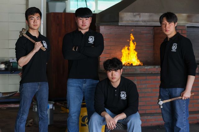 국제장제사대회에 출전하는 김선재, 차하늘, 정예강, 김현석(왼쪽부터) 장제사. 사진제공｜한국마사회