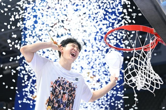 KCC 허웅은 부단히 노력하며 2시즌 만에 챔피언 결정전 우승을 이뤄냈다. 사진제공｜KBL