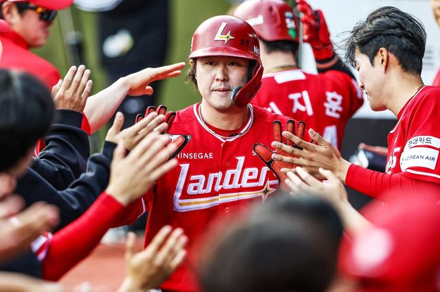 SSG 최정이 14일 수원KT위즈파크서 열린 KT전서 결승 3점홈런으로 팀의 위닝시리즈를 이끌었다. 사진제공｜SSG 랜더스