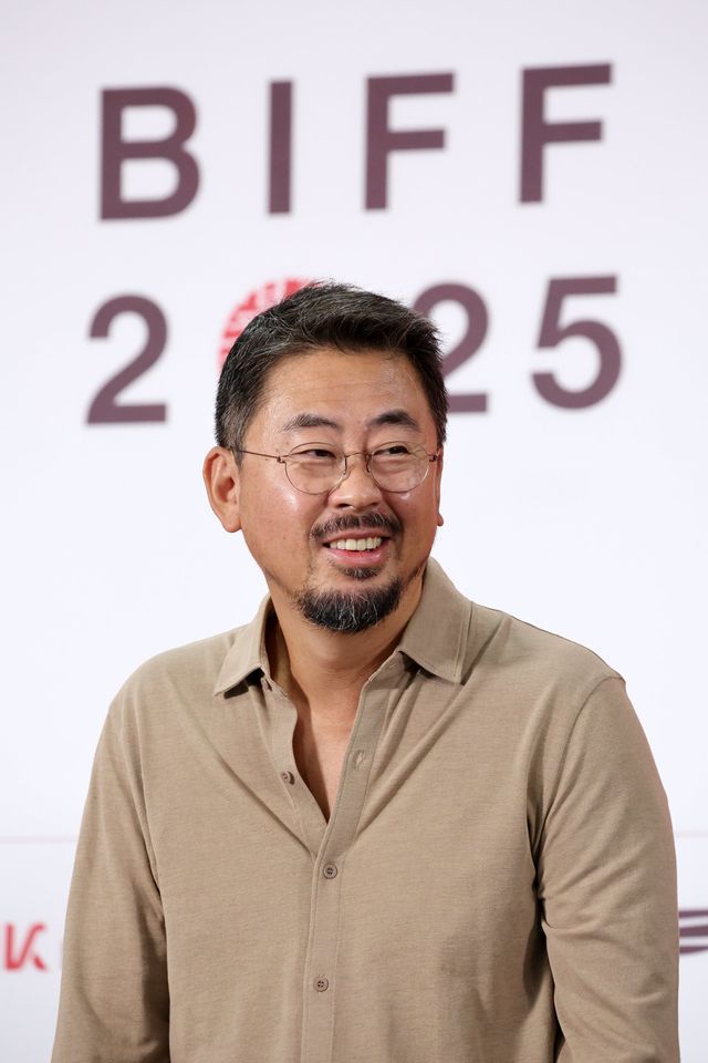 [부산=뉴시스] 박진희 기자 = 제30회 부산국제영화제 경쟁부분 심사위원장 나홍진 감독이 18일 부산 해운대구 영화의전당 비프힐에서 기자회견을 하고 있다. 2025.09.18. pak7130@newsis.com