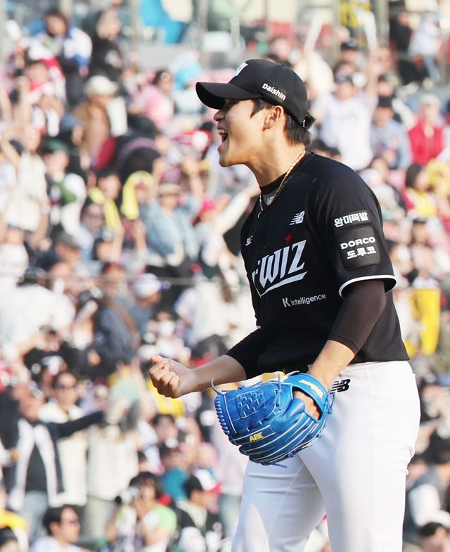 나란히 9세이브를 기록 중인 KT 박영현(사진), 삼성 김재윤, 키움 카나쿠보 유토가 올 시즌 세이브왕 경쟁을 이끌고 있다. 뉴시스