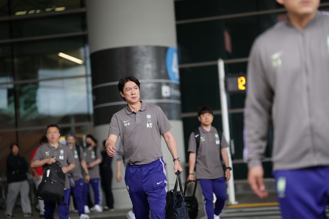 홍명보 감독이 이끄는 축구국가대표팀이 19일 오전 북중미월드컵 사전캠프가 차려진 미국 유타주 솔트레이크시티에 입성해 본격적인 고지대 적응을 시작했다. 사진제공｜대한축구협회