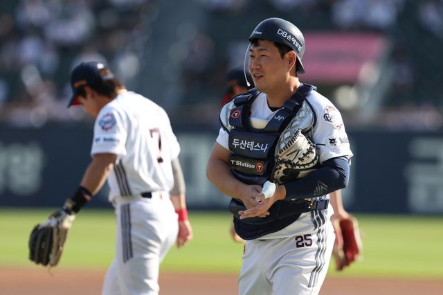 19일 잠실&nbsp;NC전서&nbsp;역대 KBO&nbsp;최고령 2000안타를 달성한&nbsp;두산&nbsp;양의지는 지금에 만족하지 않고 더 많은 기록을 달성하겠다고 다짐했다. 사진제공ㅣ두산 베어스