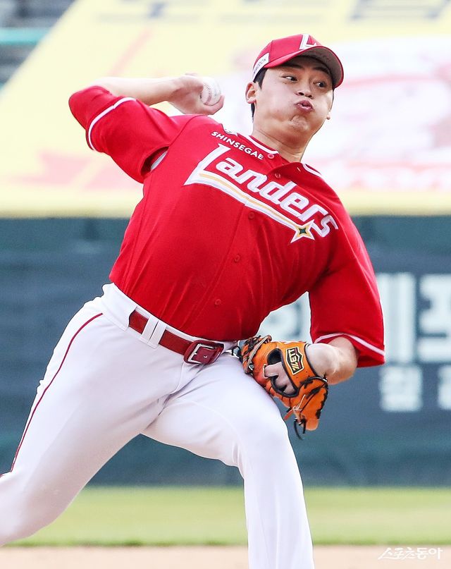 SSG 조병현은 19, 20일 고척 키움전에서 모두 끝내기타를 맞고 패전투수가 되는 아픔을 겪었지만, 이숭용 감독은 조금도 걱정하지 않는다. 뉴시스