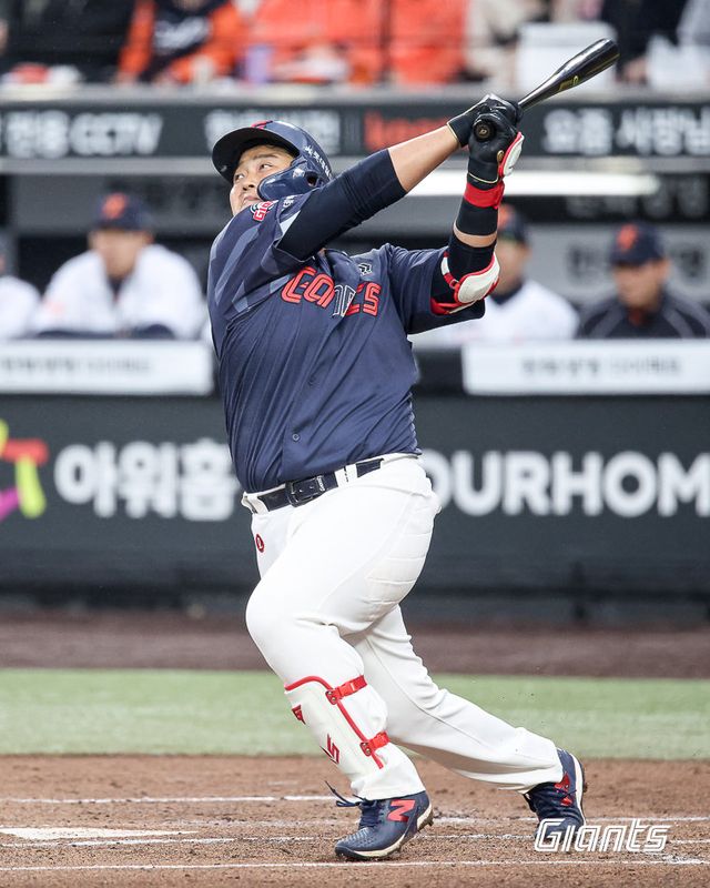 롯데 한동희가 21일 대전한화생명볼파크서 열린 한화전서 안타를 치고 있다. 사진제공｜롯데 자이언츠