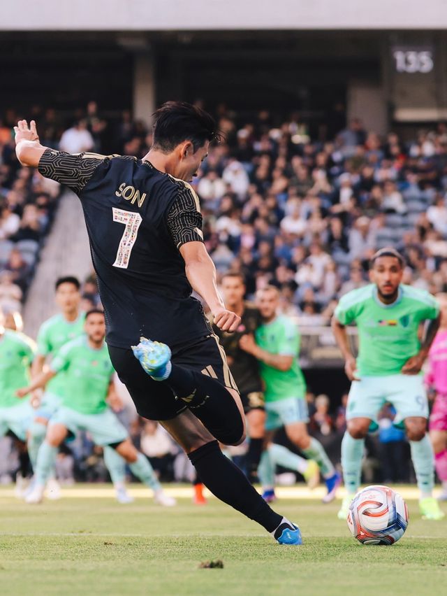 LAFC 손흥민이 25일(한국시간) 시애틀과 MLS 홈경기 도중 코너킥을 시도하고 있다. 사진출처｜LAFC 페이스북