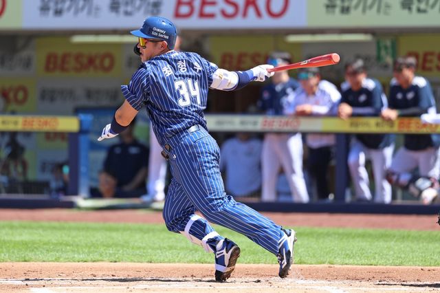 최형우가 31일 대구삼성라이온즈파크서 열린 2026 KBO리그 두산전 3회말 2사 2루 상황에서 1타점 적시 2루타를 때리고 있다. 사진제공｜삼성 라이온즈