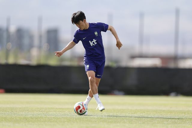 축구국가대표팀 미드필더 황인범이 29일(한국시간) 자이언스뱅크 트레이닝센터에서 훈련을 소화하고 있다. 사진제공｜대한축구협회