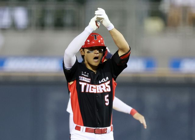 올&nbsp;시즌&nbsp;KIA 김도영의 홈런 페이스는 50홈런 고지를 밟은&nbsp;2015년 박병호, 2025년 르윈 디아즈보다 빠르다. 뉴시스