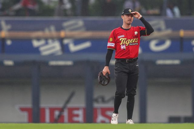 KIA 제리드 데일은 최근 스트라이크(S)존에 몰린 공에도 빗맞은 타구를 생산하는 등 부침을 겪고 있다. 사진제공｜KIA 타이거즈