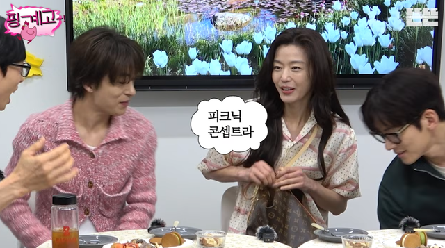 유재석의 ‘핑계고’에 출연한 스타들이 솔직한 매력을 드러내고 있다. 꾸밈없는 토크를 앞세운 유튜브 콘텐츠가 연예계 새로운 홍보 창구로 떠오르고 있다. 사진캡처｜유튜브 채널 ‘뜬뜬’&nbsp;