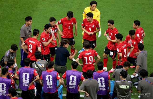하이드레이션 브레이크 중인 한국 축구대표팀. 사진=게티이미지코리아